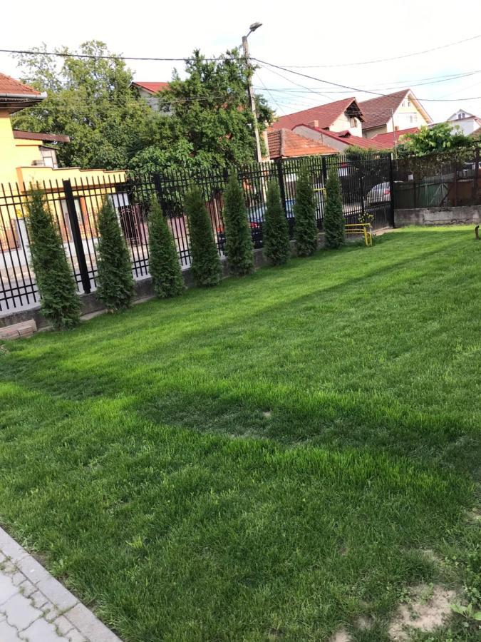 Casa Topazz Targu Jiu Bagian luar foto