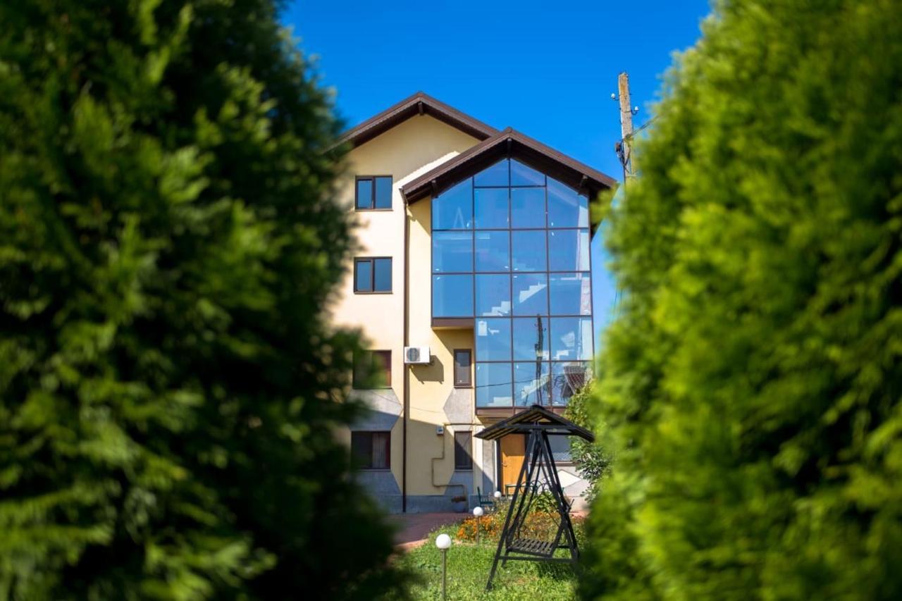 Casa Topazz Targu Jiu Bagian luar foto
