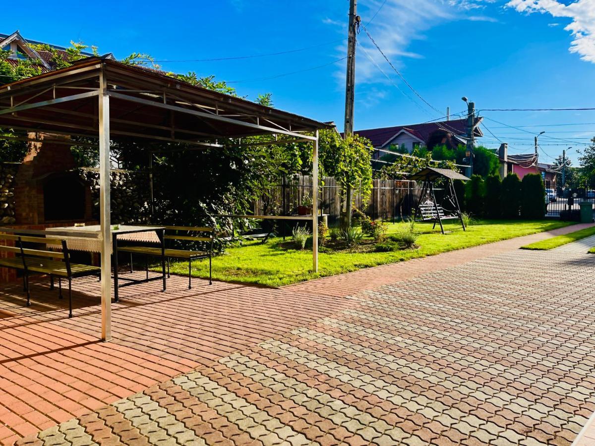 Casa Topazz Targu Jiu Bagian luar foto