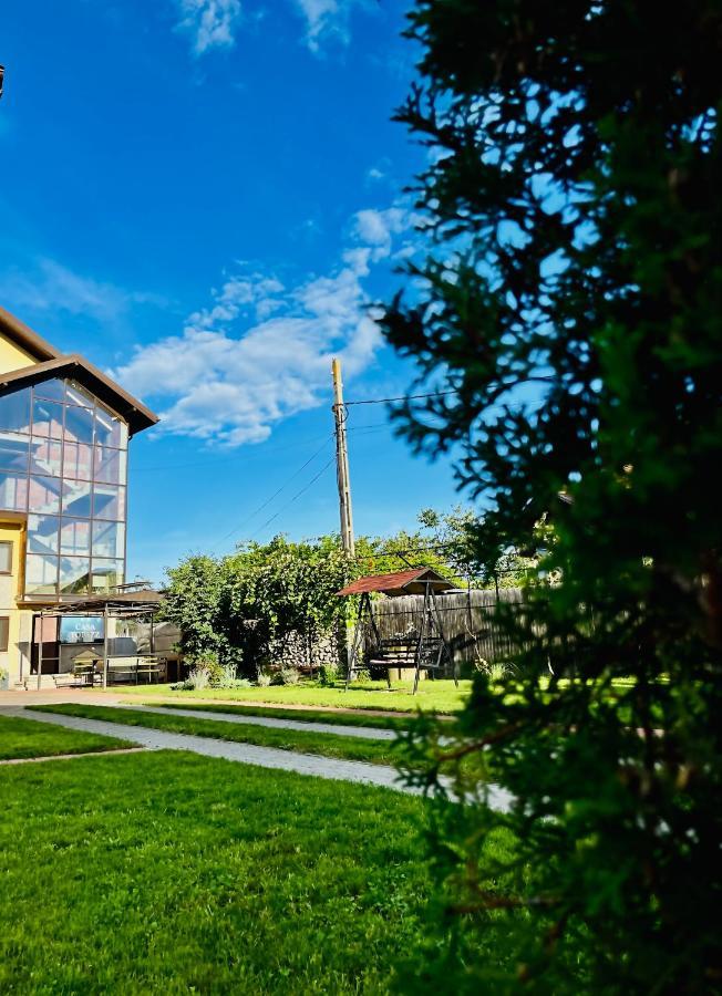 Casa Topazz Targu Jiu Bagian luar foto