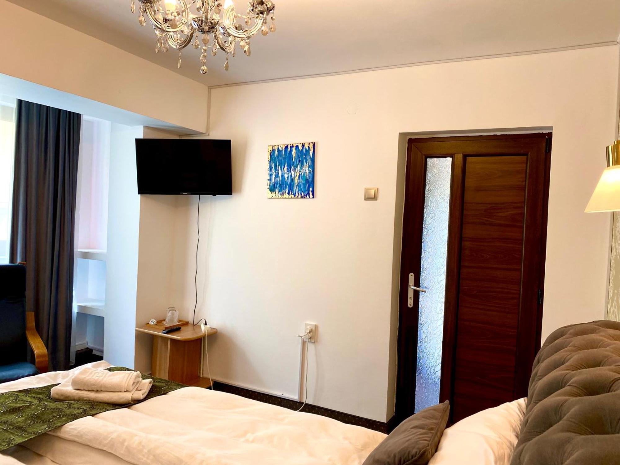Casa Topazz Targu Jiu Bagian luar foto