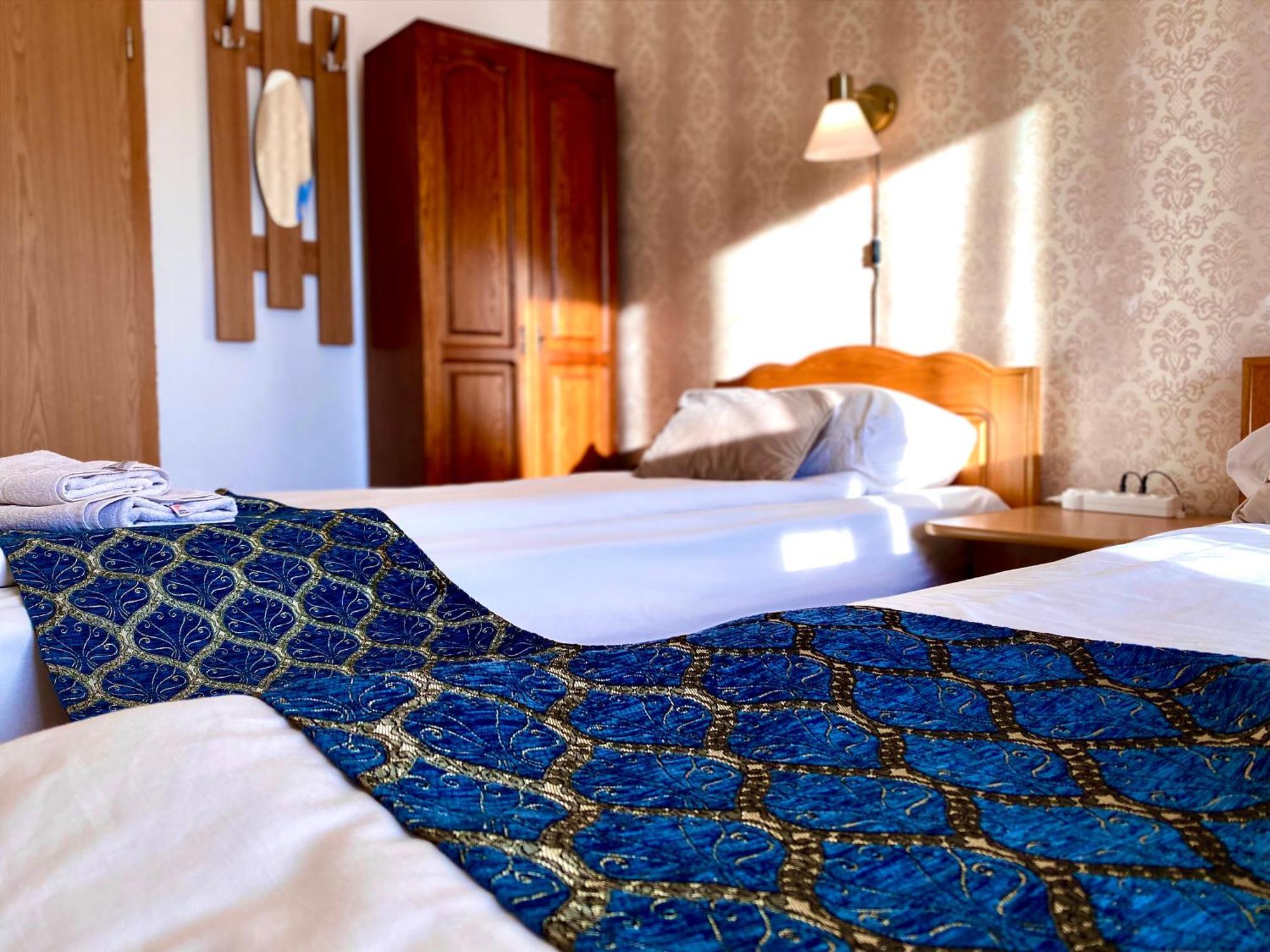 Casa Topazz Targu Jiu Bagian luar foto